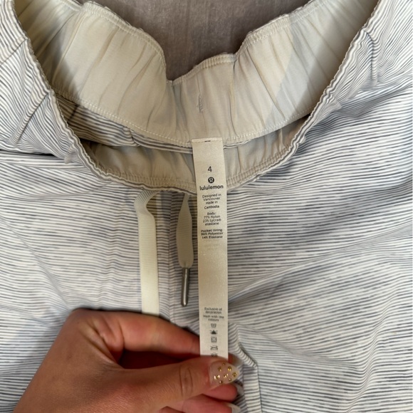 Lululemon On The Fly Pant - Picture 2 of 3